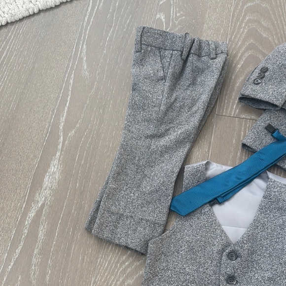 Gray Kids Blazer Set with Blue Accents - Picture 5 of 6